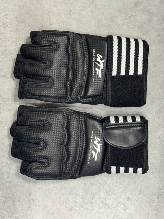 Чисто нови ръкавици размери M, L, XL