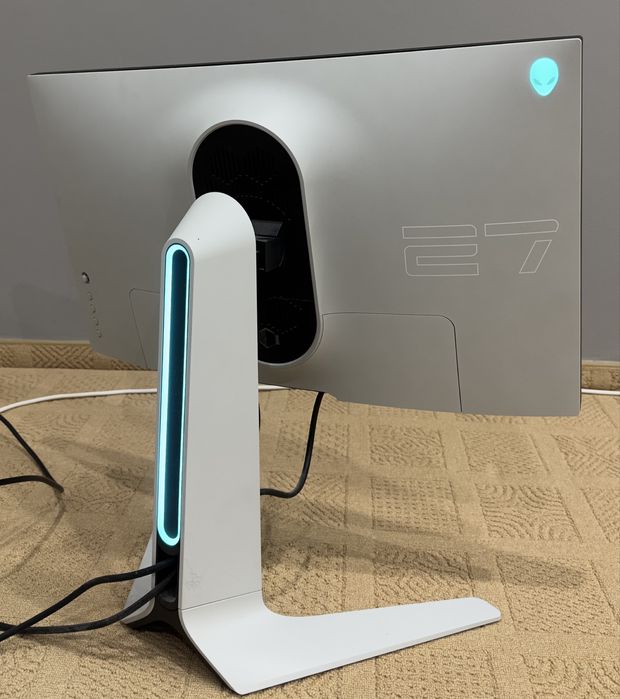 Monitor Alienware 27”