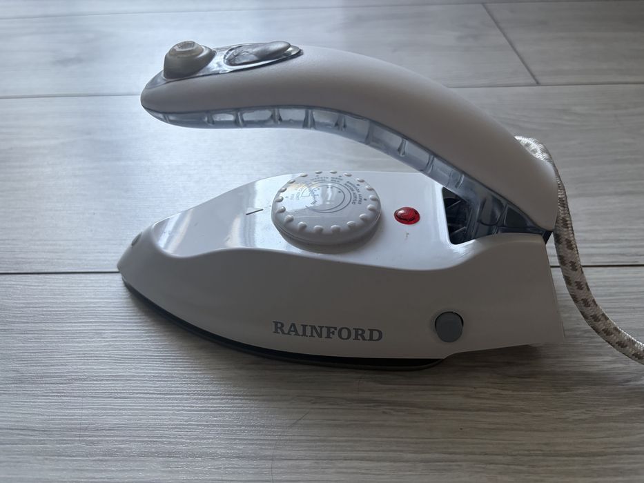 Fier de călcat de voiaj compact Rainford RSI-515 cu mâner pliabil