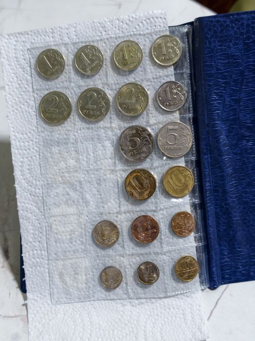 Продам монеты Тенге Рубль Сом