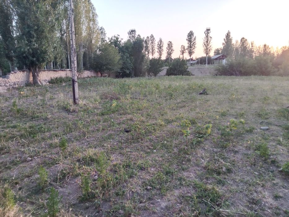 Dacha uchun er uchaska sotiladi