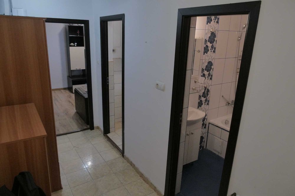 Inchiriez apartament cu 1 camera, hol, bucatarie si o baie situat in apropierea Vivo Mall Baia Mare