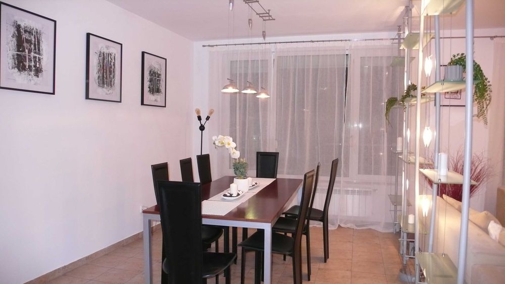 Дава се под наем Тристаен апартамент в София, Зона Б-18 - 119 кв.м за 917.49 € - Снимка #2