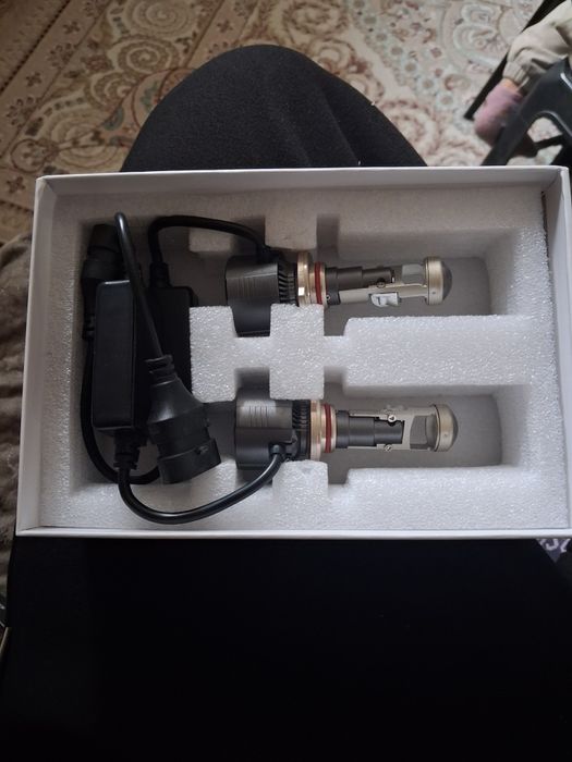 LED    лампочки.