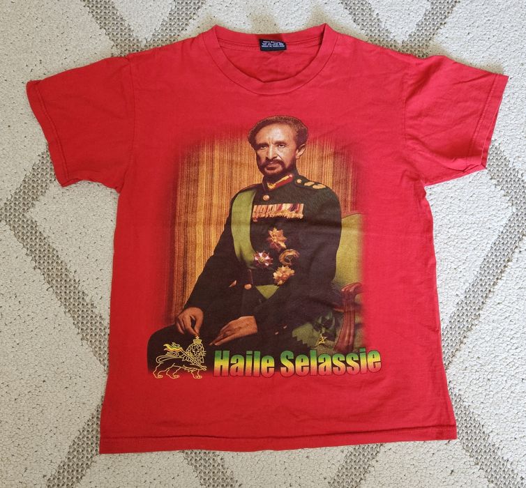 Различни тениски.