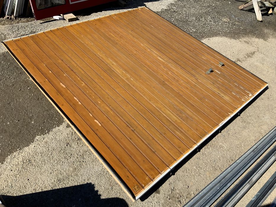 USA SECTIONALA INDUSTRIALA poarta garaj lemn rustic  H 310 x L304 Hormann