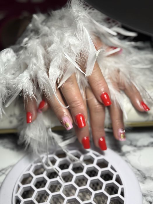 Unghii cu gel sau semi