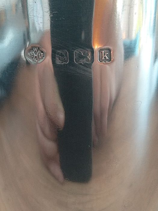 Продавам уникален сребърен бокал на Английски сребърник от Честър