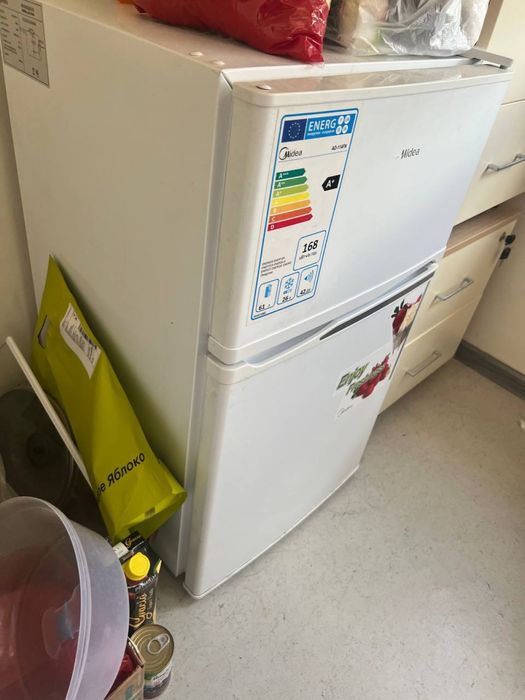 Продается холодильник с морозильником