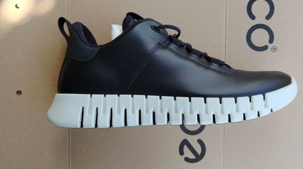 Pantofi barbati Ecco 39. Pielea naturala. Culoare neagra