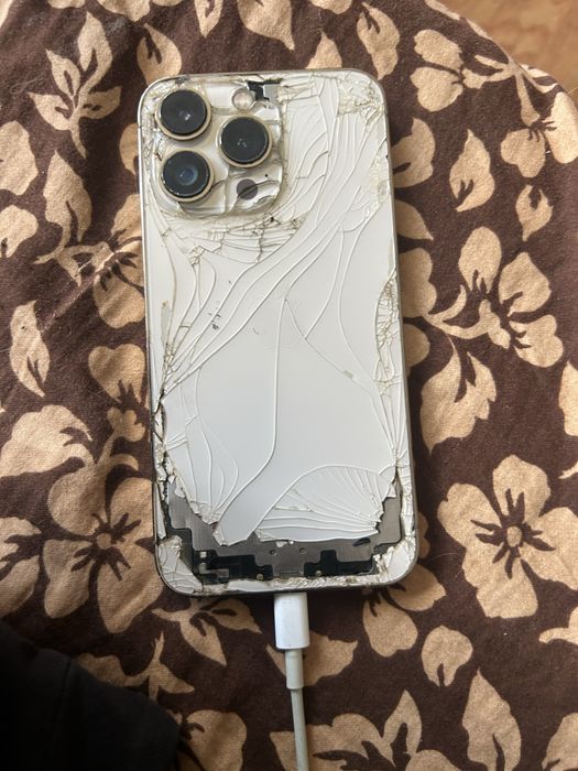 Vand urgent iphone 13 pro