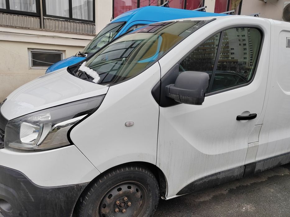 Vând Renault trafic varianta lunga