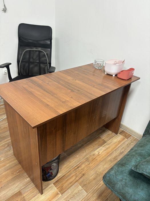 Продаю офисные мебели