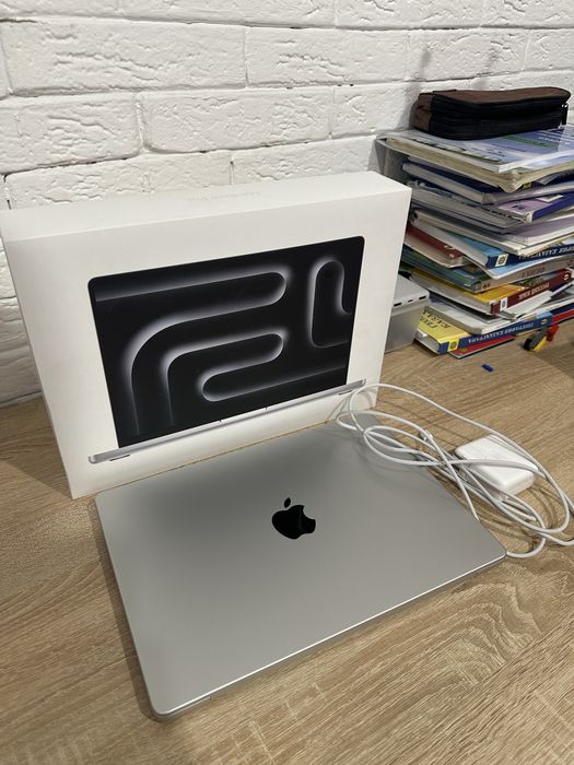 Продам macbook pro 14 m3 16/512