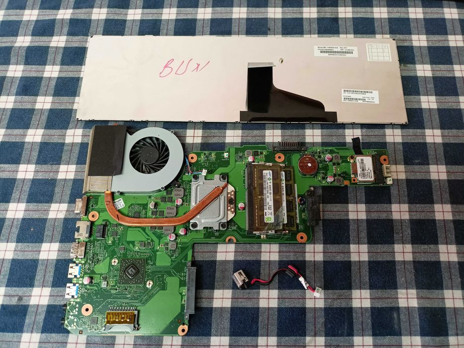 Elemente Toshiba  L855D