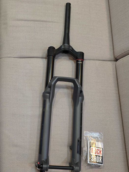 RockShox ZEB Ultimate Charger 3 190mm RC2 29 DebonAir+ furca MTB