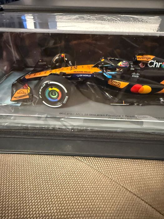 Macheta 1/18 SPARK-MODEL - McLAREN - F1 MCL39 TEAM MCLAREN N 81 WINNER CHINA GP 2025 Oscar Piastri Noua