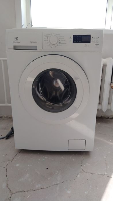 Продам стиральную машину  6 кг