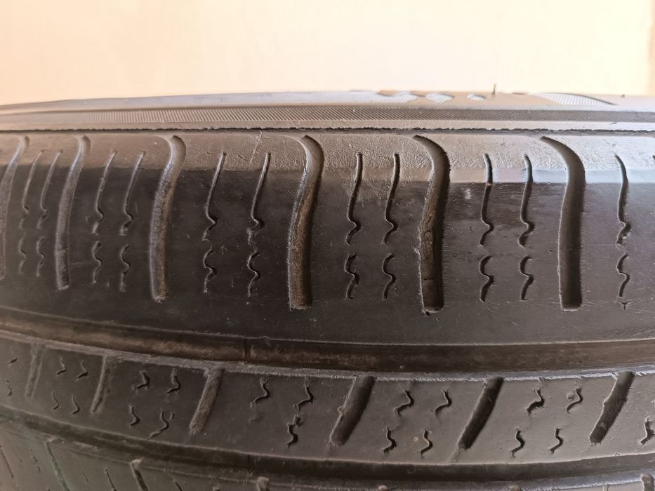 215 60 R17 KUMHO Balon Sotiladi holati yaxshi