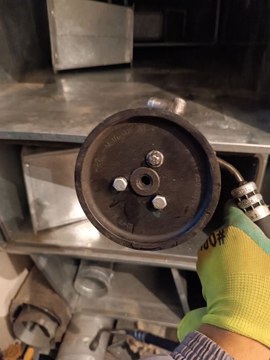 Гур насос от Мерседес w211 дизель