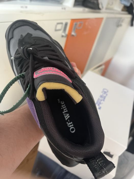 Off white odsy (marimi 40;42)
