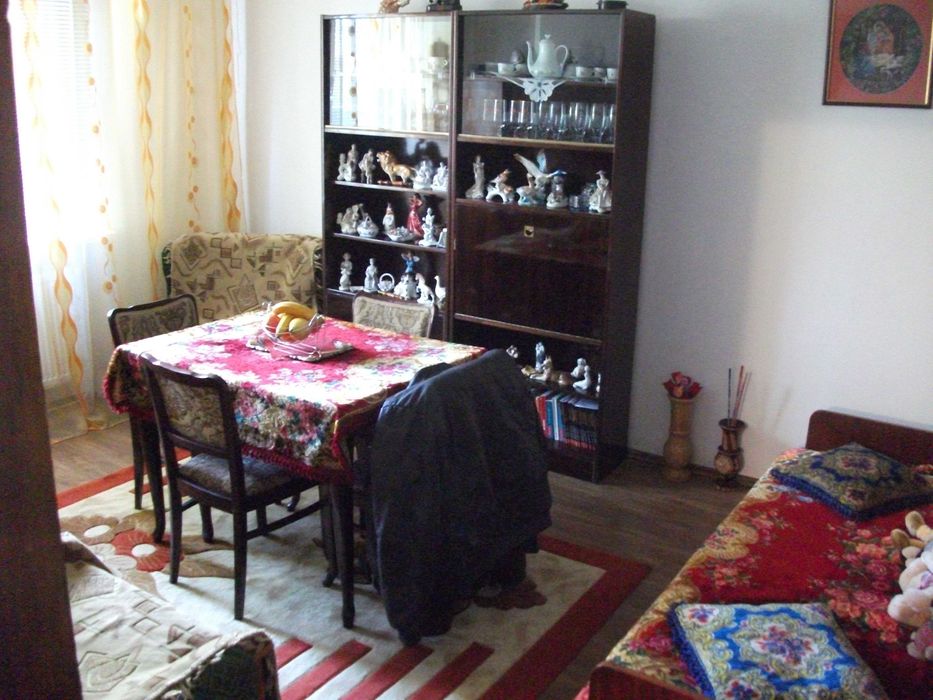 Apartament 4 camere,parter,central Tg Neamt,2 bai,boxa,spatios-74900