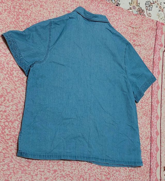 Женская джинсовая рубашка