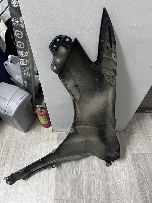 Крыло правое оригинал Toyota Camry