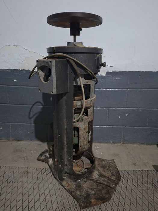 Точилка для ножа мясорубки.