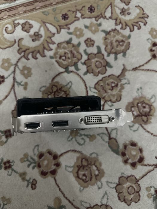 Видеокарта GTX 1050 2 Gb