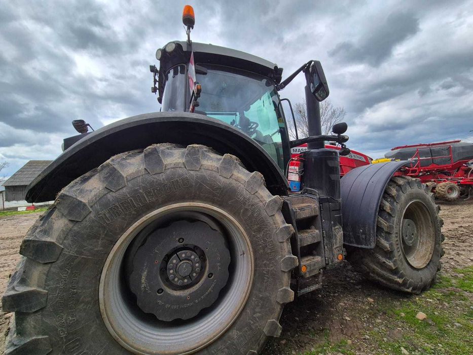 tractor Massey Ferguson 8740S