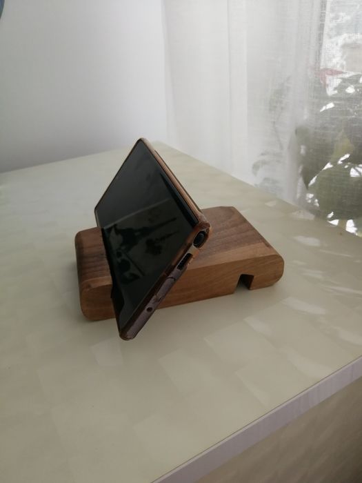 Suport telefon din lemn de nuc/cires/brad