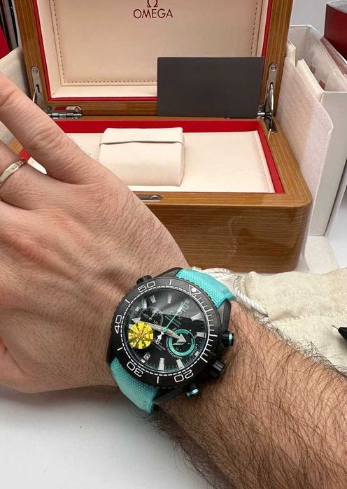 omega seamaster planet ocean зелено