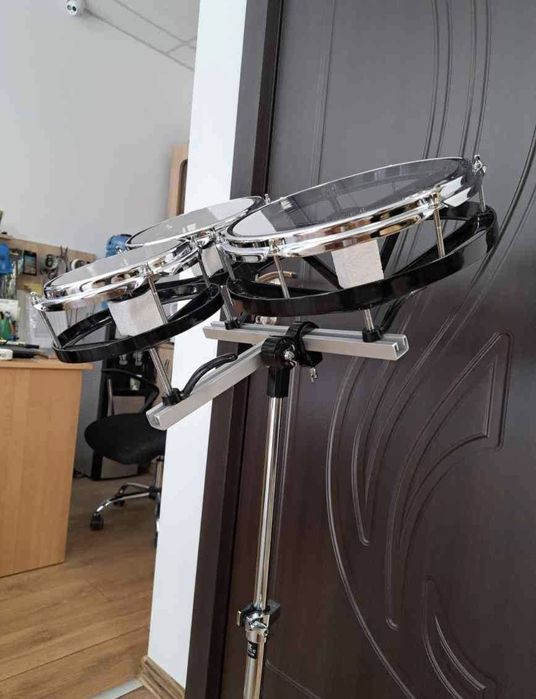 Рототоми перкусия, във триъгълен вариант + палки.Ново