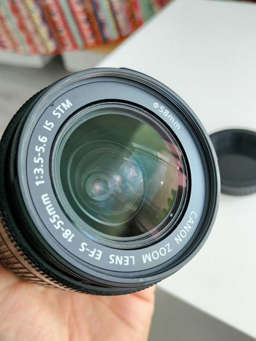 Canon EF-S 18-55mm f/3.5-5.6 IS STM