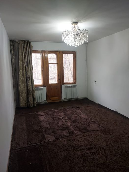 Продам 1а ком 8 микрорайон