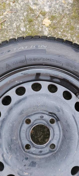 Зимни гуми с  джанти  2 бр