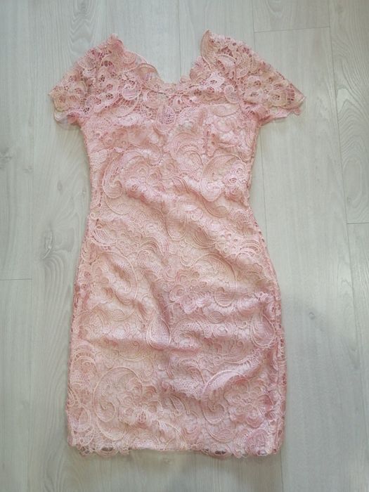 Vând rochii drăguțe!