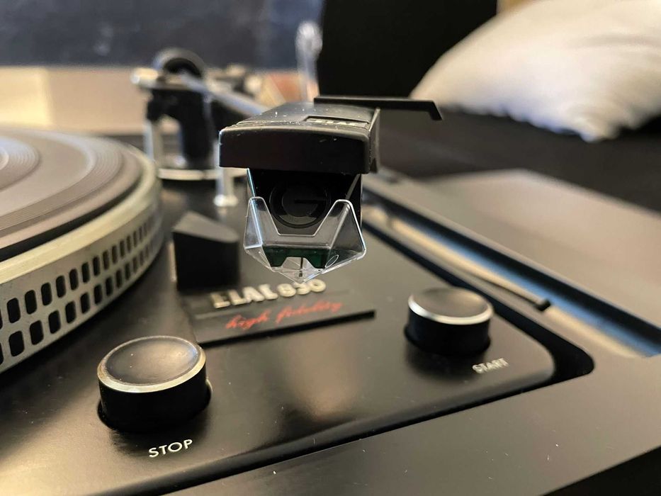 Jucarii - pickup ELAC 830