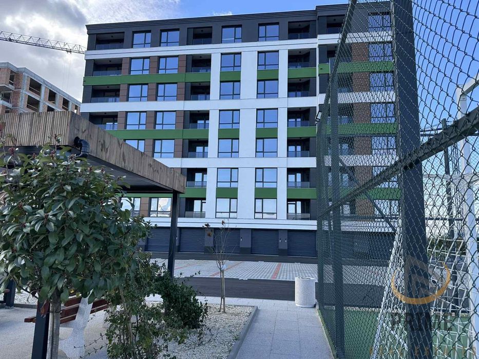 Продава се Тристаен апартамент в Бургас, Изгрев - 109 кв.м за 2097 €/кв.м - Снимка #2