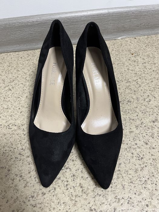 Срочно продается черные туфли 38 размера