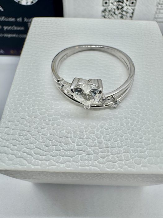 Сребърен пръстен с мойсанит (Диамант) 0.8 карата