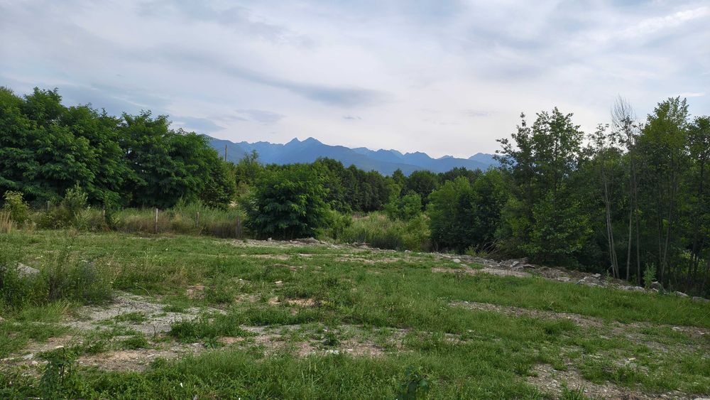 Oportunitate: Vand teren de 1100 mp, deosebit, in localitatea Arpasu de Sus, la poalele Muntilor Fagaras