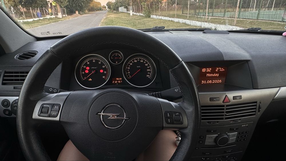Opel Astra H GTC 1.6