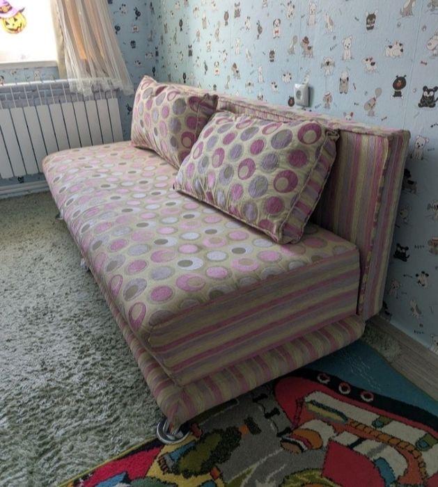 Продам диван недорого