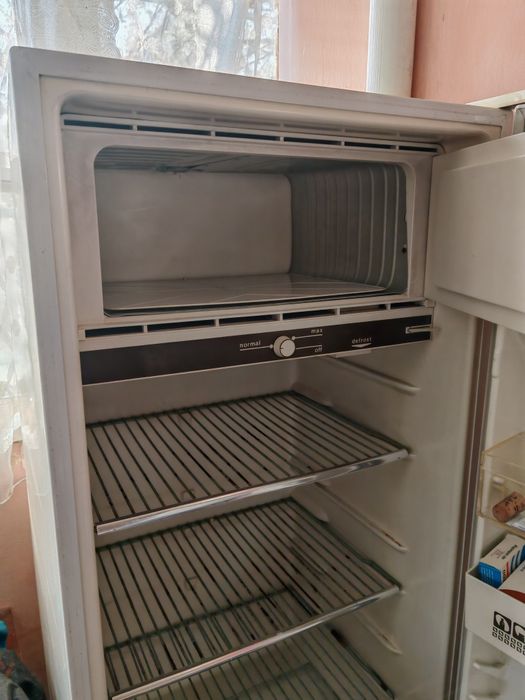 Холодильник.    .      .