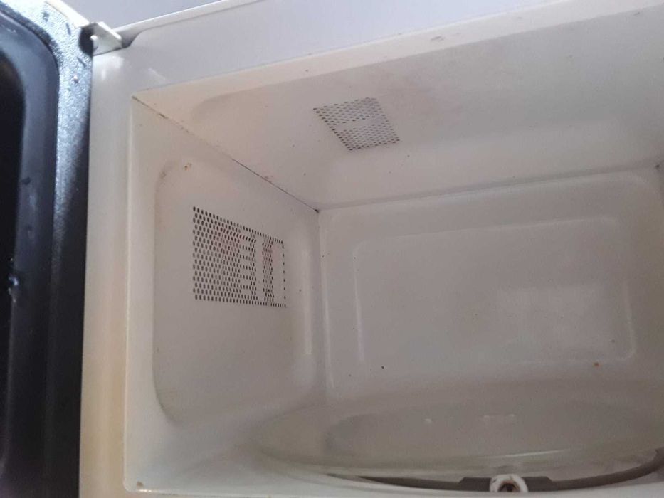 Микровълнова печка Midea 58 лв.