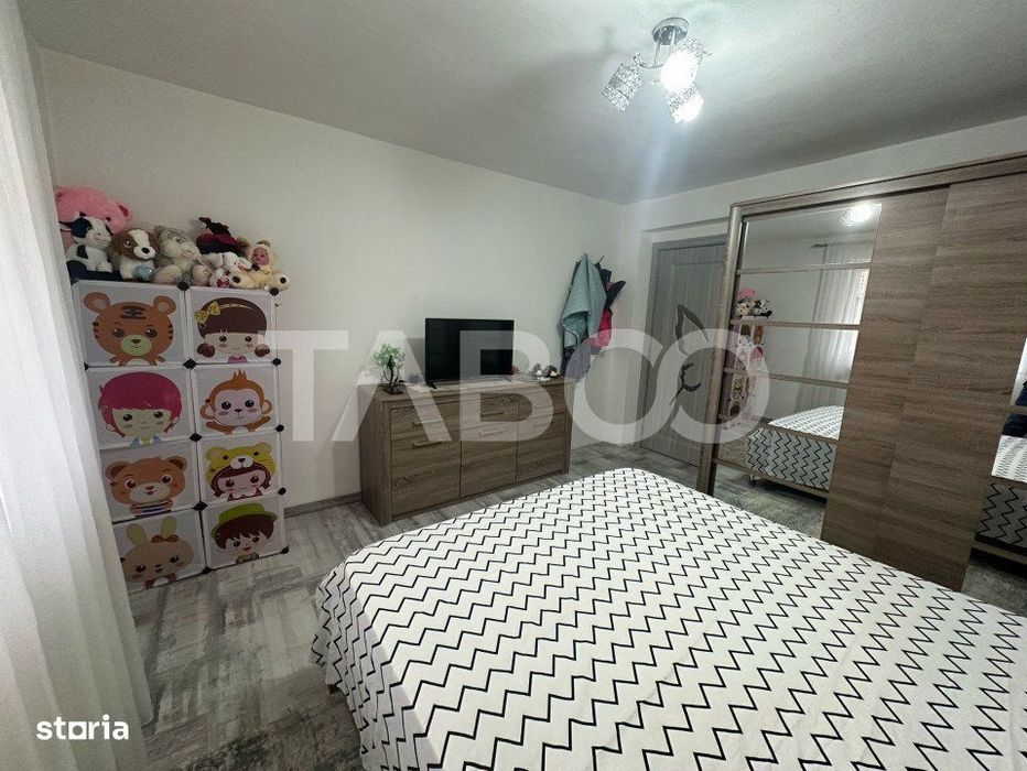 Casa 5 camere de vanzare 200 mp utili 1040 mp teren sat Persani
