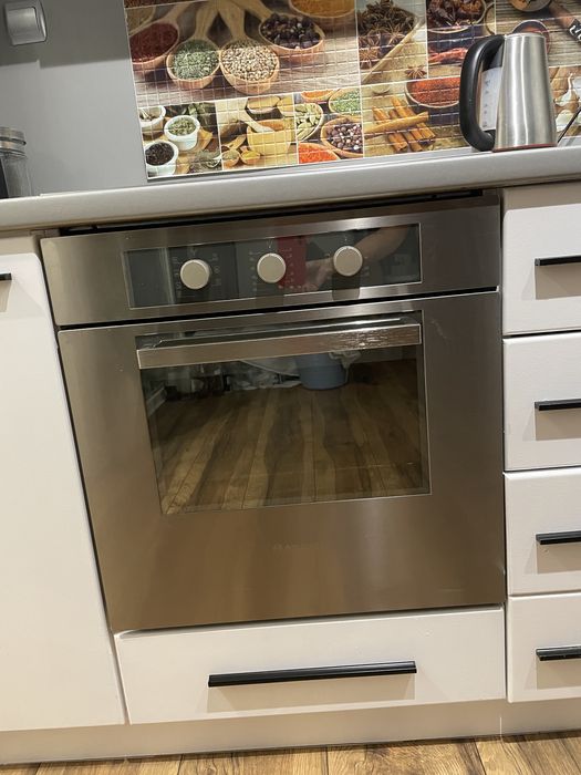 Фурна за вграждане Ariston и стъклокерамичен плот Candy