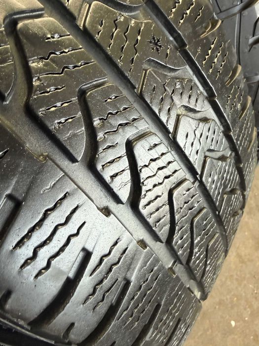4x Anvelope iarna 215/65 R16C - GoodYear Ultra Grip Cargo